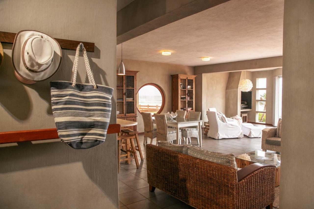 Blue Pearl - Situated Right On The Beach 스바코프문트 외부 사진